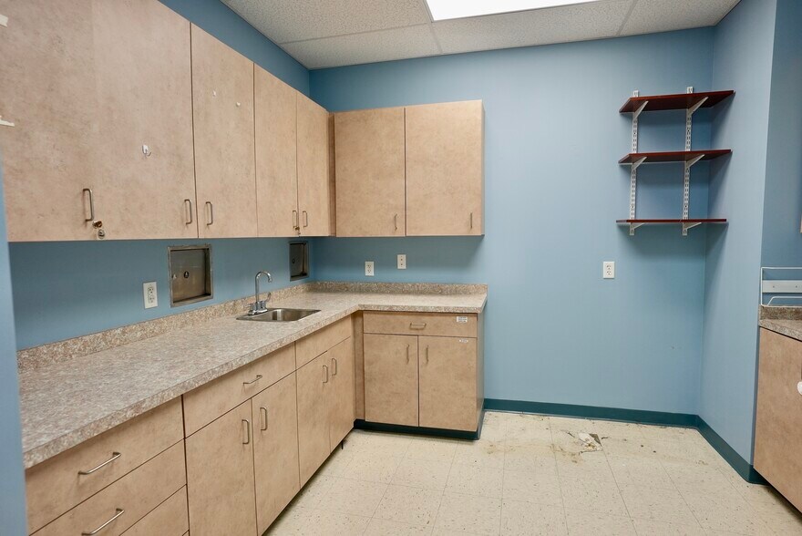 More Photos Of 1340 Belmont St, Brockton Medical For Lease