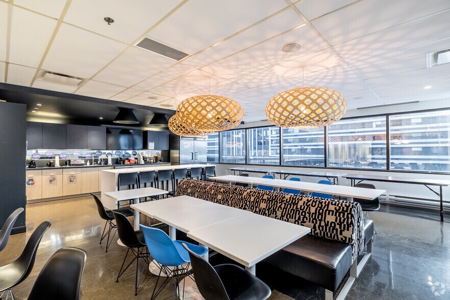 More Photos Of 3400 Boul De Maisonneuve O, Montréal Unknown For Lease