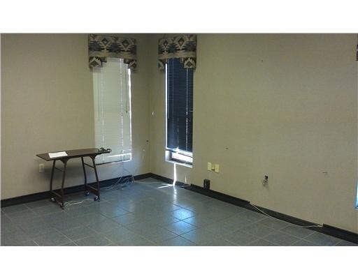 More Photos Of 7235 1st Ave S, Saint Petersburg Office For Lease
