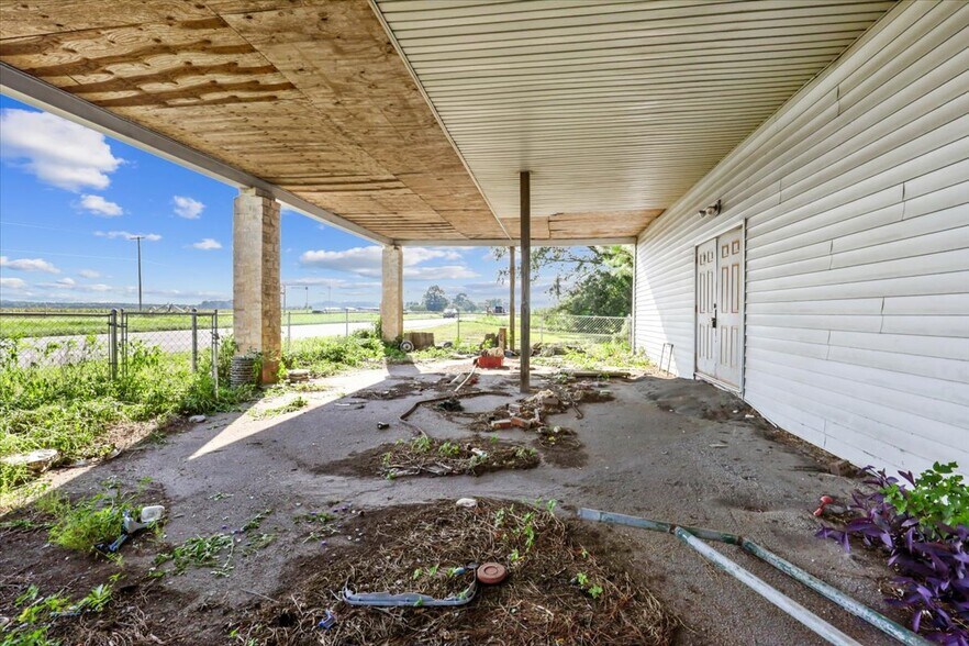 More Photos Of 6640 US Highway 70 W, La Grange Flex For Sale
