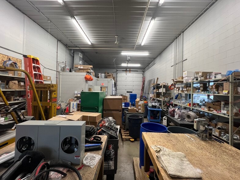 More Photos Of 2879-2893 Sanford Ave SW, Grandville Warehouse For Lease