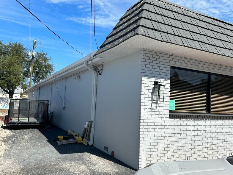 More Photos Of 3715 W Horatio St, Tampa Office For Sale