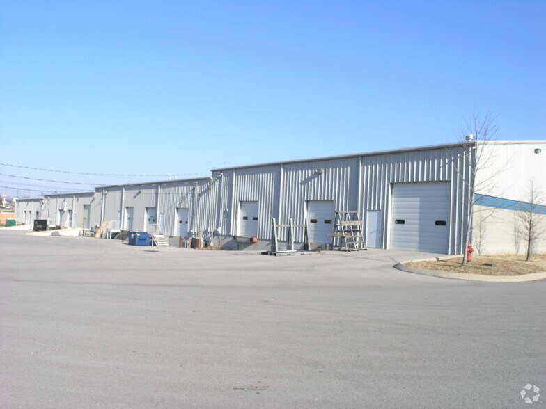 More Photos Of 2915-2929 Murfreesboro Pike, Antioch Light Manufacturing For Lease