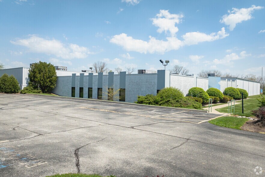More Photos Of 5130 Executive Blvd, Fort Wayne Light Distribution For Lease