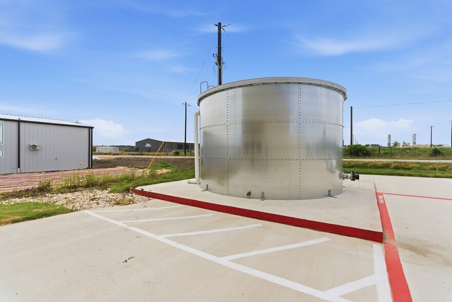 More Photos Of 764 Soechting Rd, New Braunfels Unknown For Lease