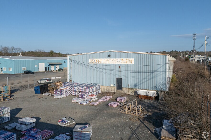 More Photos Of 13 Ridge Hill Rd, Assonet Warehouse For Lease