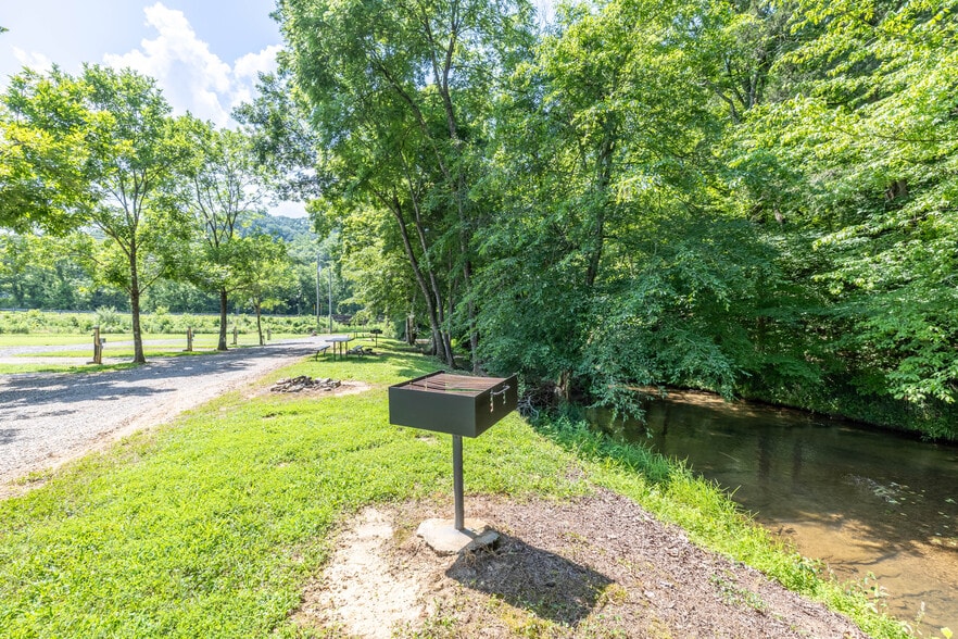 More Photos Of 7643 US-11, Rising Fawn Trailer Camper Park For Sale