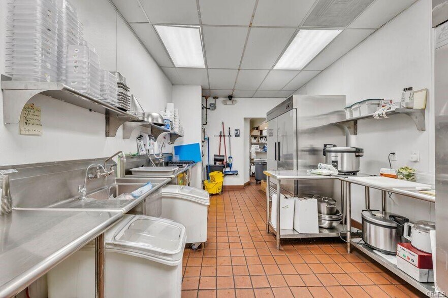 More Photos Of 1147 Westwood Blvd, Los Angeles General Retail For Lease