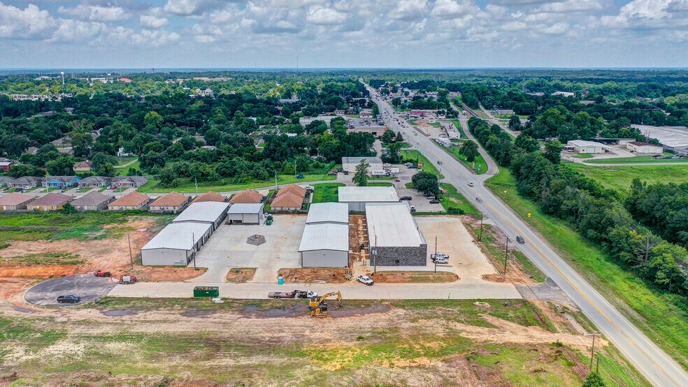 More Photos Of 120 Corporate Dr, Willis Unknown For Lease