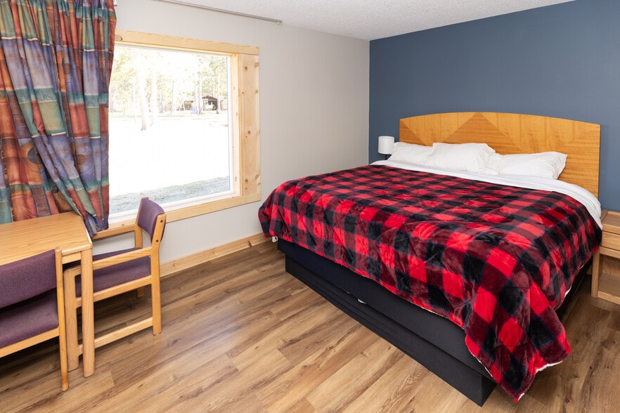 More Photos Of 9966 N State Road 27, Hayward Hotel For Sale