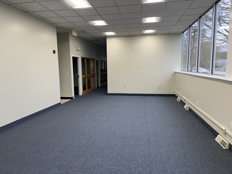 More Photos Of 19 Strathmore Rd, Natick Research And Development For Sale