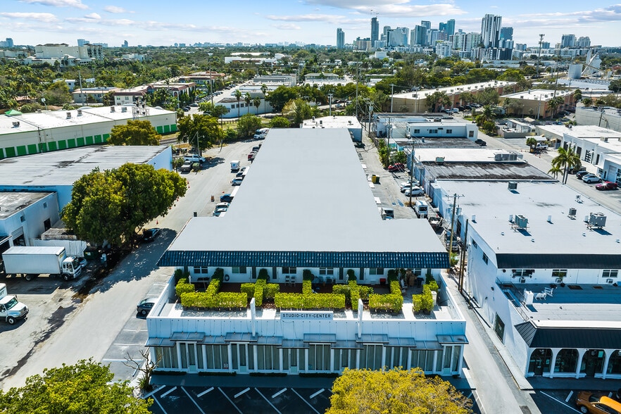 More Photos Of 1229-1231 NE 9th Ave, Fort Lauderdale Flex For Lease