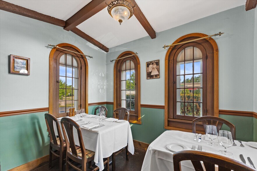 More Photos Of 17001 W Greenfield Ave, New Berlin Restaurant For Sale