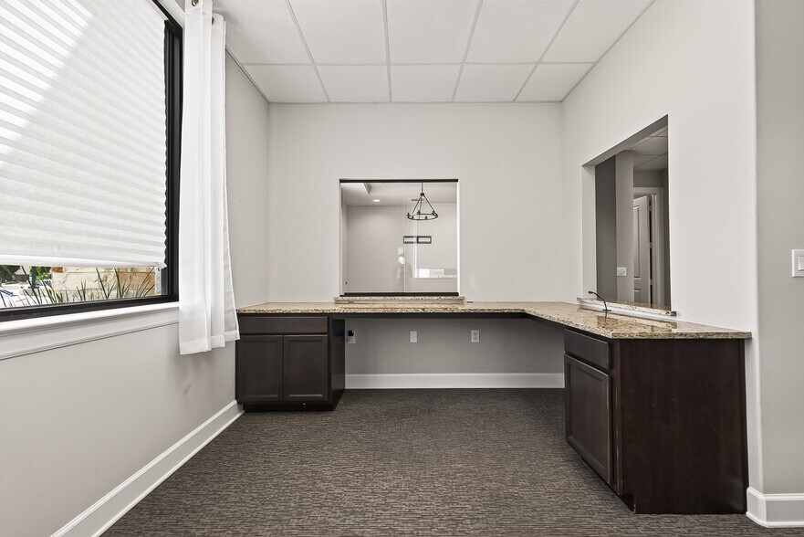 More Photos Of 2743 Imperia Dr, Sugar Land Medical For Sale