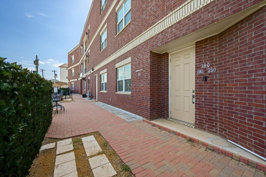 More Photos Of 251 S Mill St, Lewisville Apartments For Sale