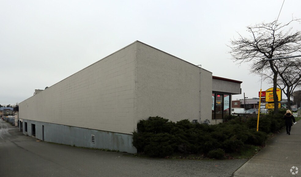More Photos Of 3214 Douglas St, Saanich General Retail For Lease