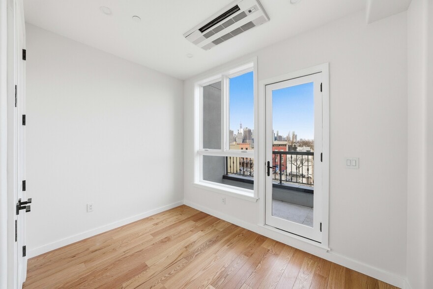 More Photos Of 41 Summit St, Brooklyn Apartments For Sale