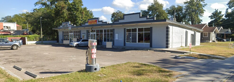 Primary Photo Of 3701 N. Central Ave, Tampa Restaurant For Lease