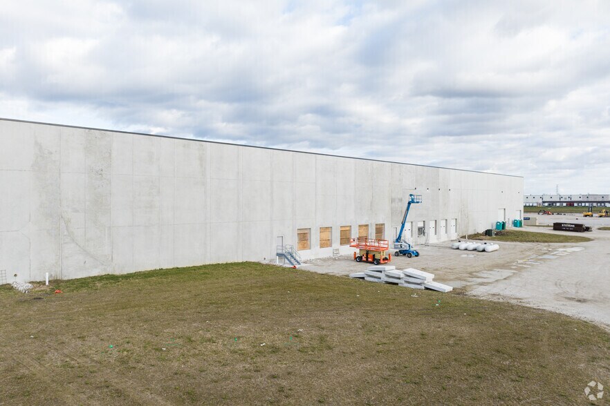 More Photos Of 10 Eastwood Dr, Luckey Manufacturing For Sale