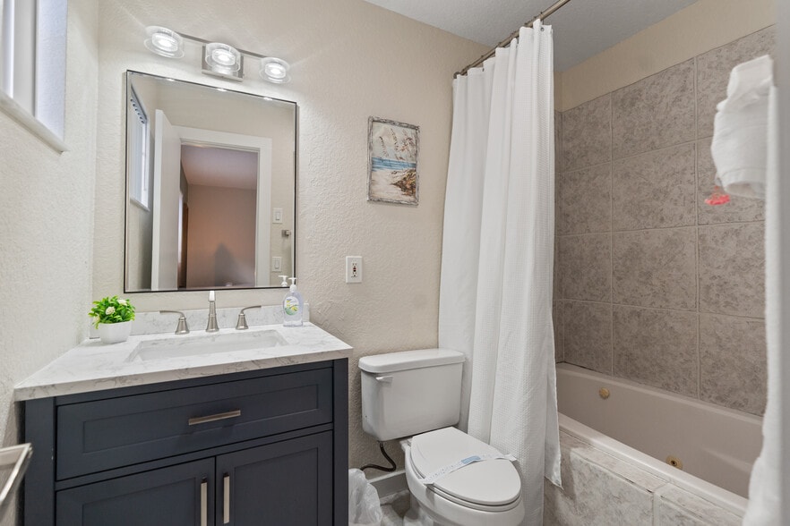 More Photos Of 1520 NE 51st St, Fort Lauderdale Apartments For Sale