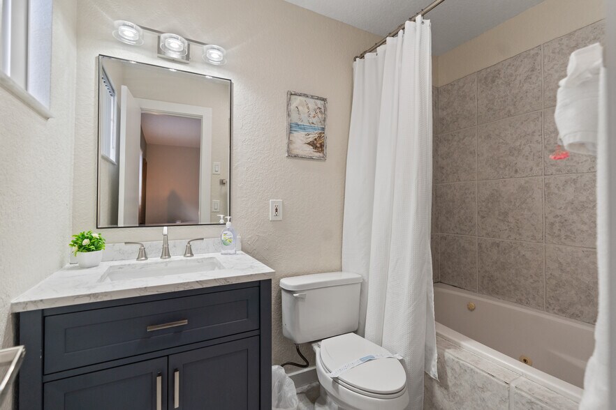 More Photos Of 1520 NE 51st St, Fort Lauderdale Apartments For Sale