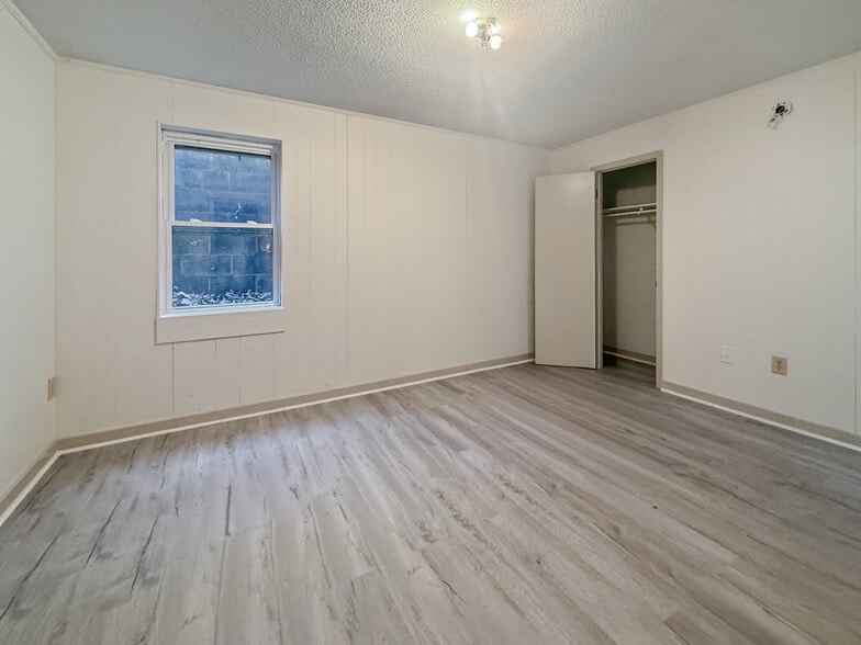 More Photos Of 79 Ridgemont Cir, Collinsville Apartments For Sale