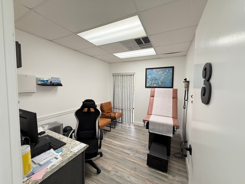 More Photos Of 6725 Cedarridge Dr, Zephyrhills Medical For Lease