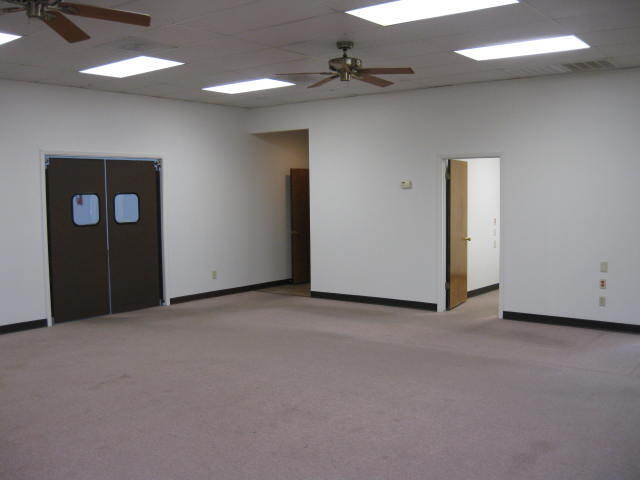 More Photos Of 11907-11909 Windfern Rd, Houston Warehouse For Lease