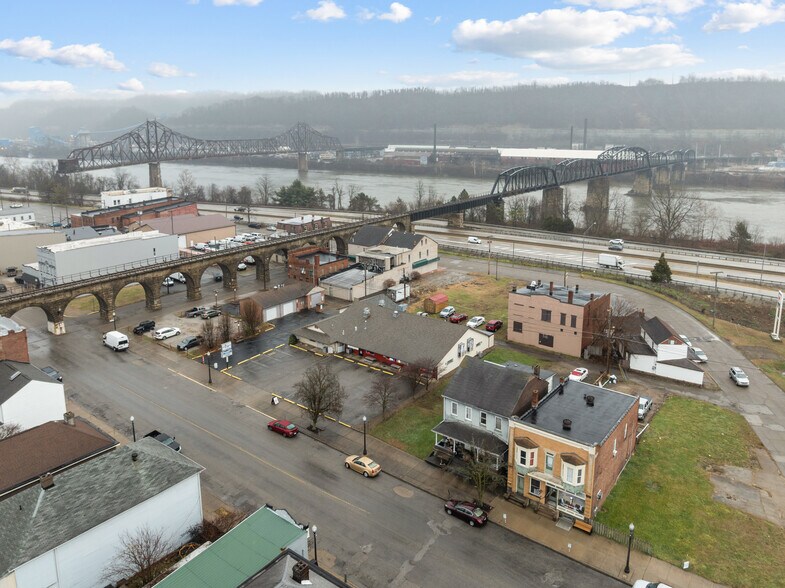 More Photos Of 3052 Belmont St, Bellaire General Retail For Sale