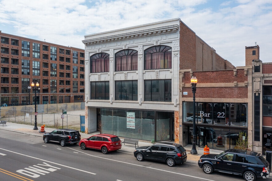 Primary Photo Of 2246 S Michigan Ave, Chicago Storefront Retail Office For Sale