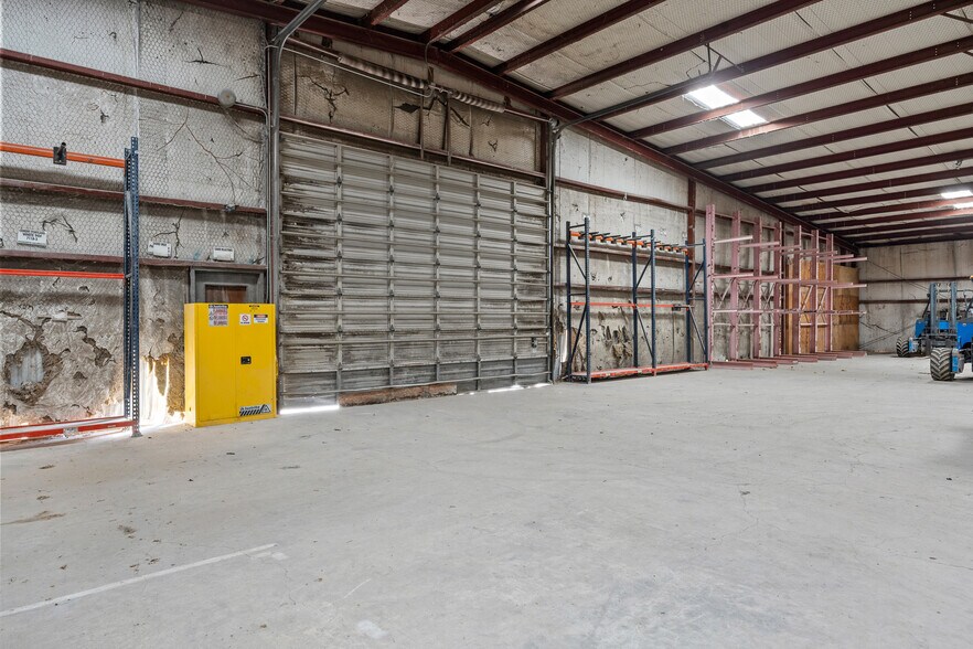 More Photos Of 1660 Junction Hwy, Kerrville Distribution For Lease