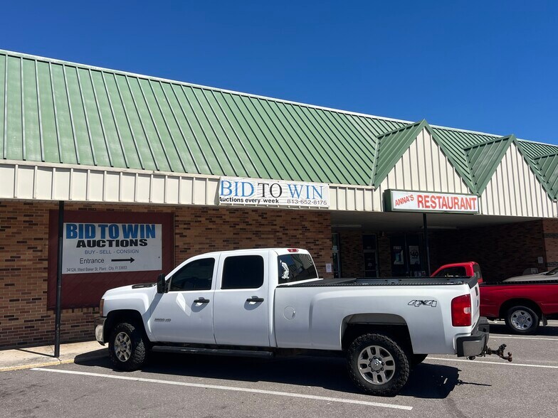 More Photos Of 3402 W Baker St, Plant City Supermarket For Sale