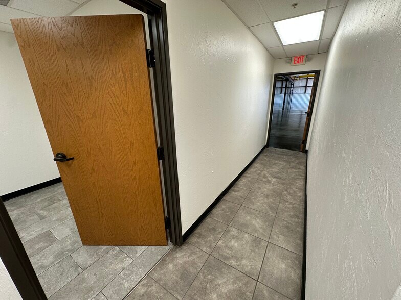 More Photos Of 4800 S Council Rd, Oklahoma City Warehouse For Lease