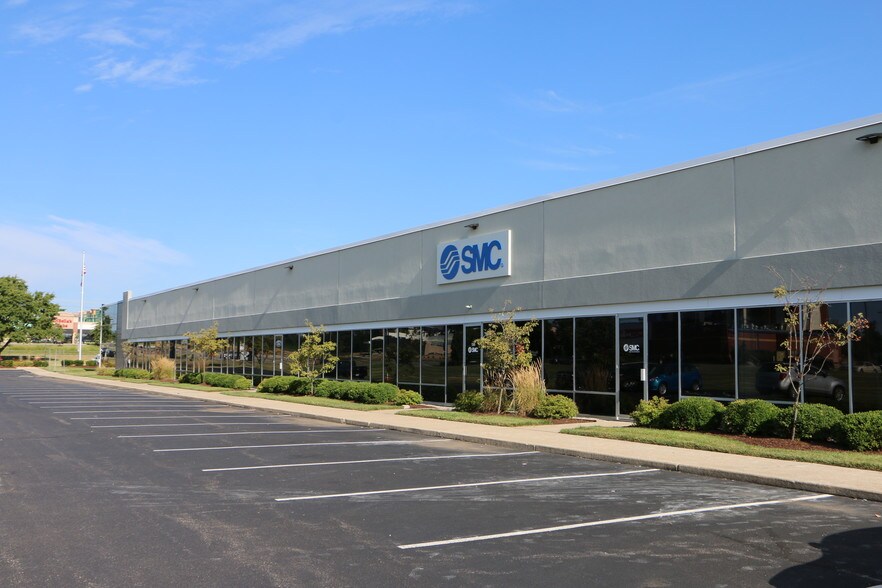 More Photos Of 4900 Parkway Dr, Mason Flex For Lease