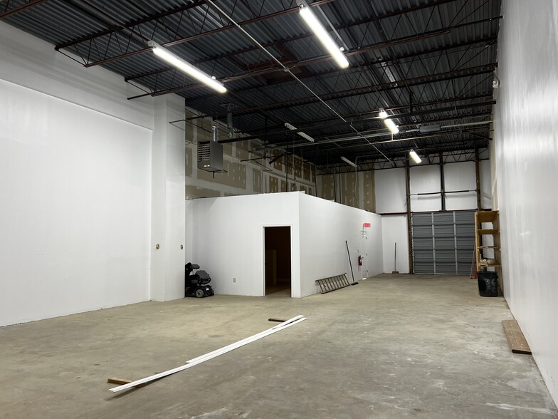 More Photos Of 8741 Ashwood Dr, Capitol Heights Warehouse For Lease