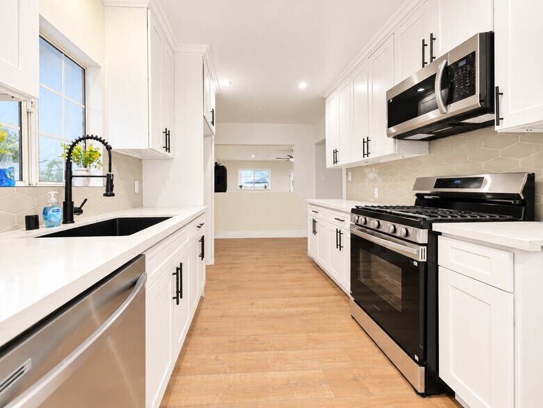 More Photos Of 554 W Verness St, Covina Healthcare For Sale