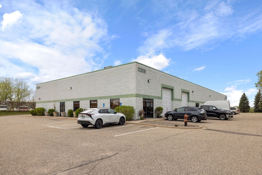 More Photos Of 3209 Terminal Dr, Eagan Warehouse For Sale
