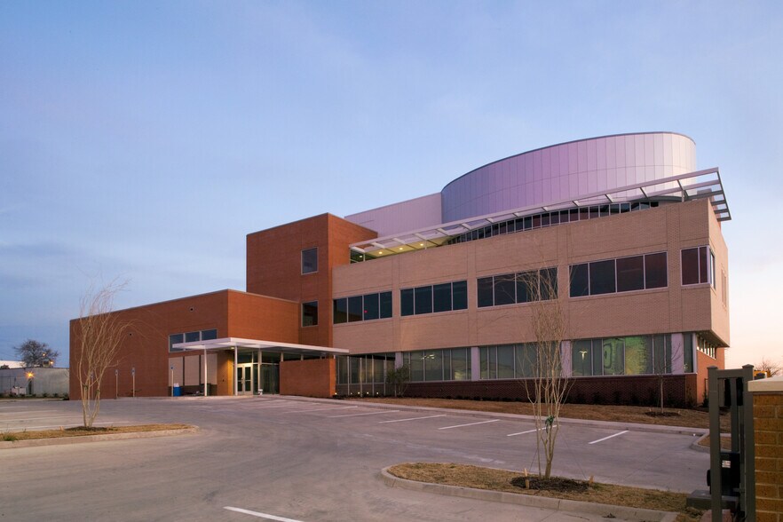 Primary Photo Of 555 Hemphill St, Fort Worth Office For Lease