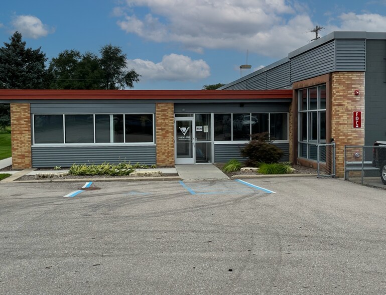 More Photos Of 5311 Plainfield Ave NE, Grand Rapids Manufacturing For Lease