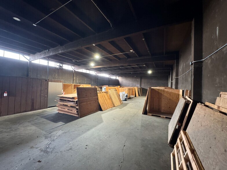 More Photos Of 735 S Monroe St, Seattle Warehouse For Lease