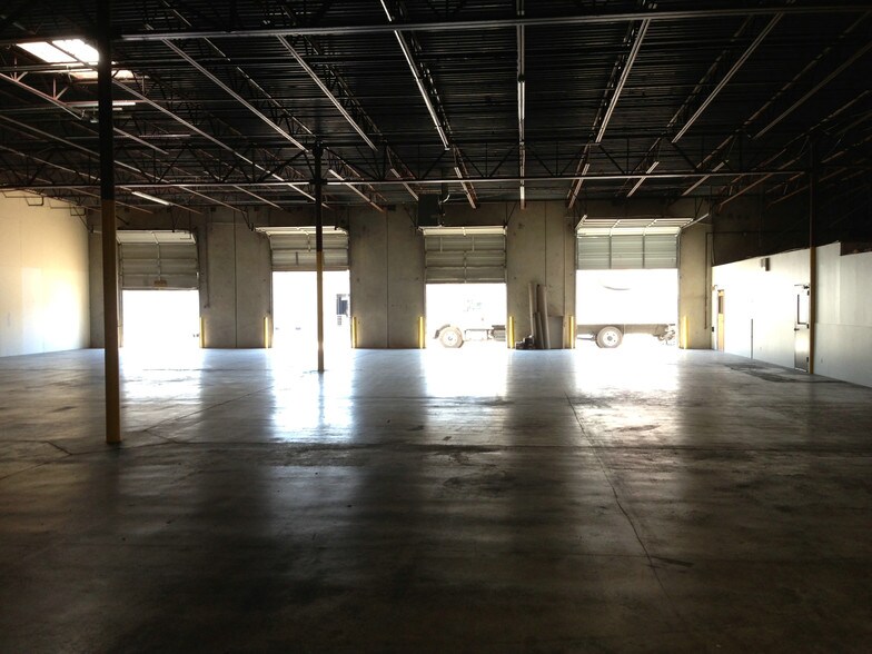 More Photos Of 9101 Wall St, Austin Warehouse For Lease