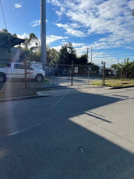 More Photos Of 2511 W Bay St, Savannah Service For Lease