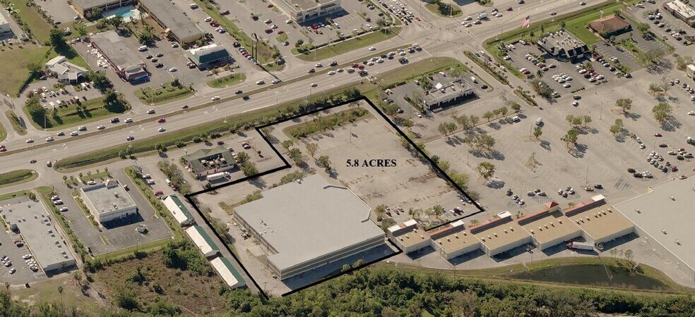 More Photos Of 13350 N Cleveland Ave, North Fort Myers Freestanding For Sale