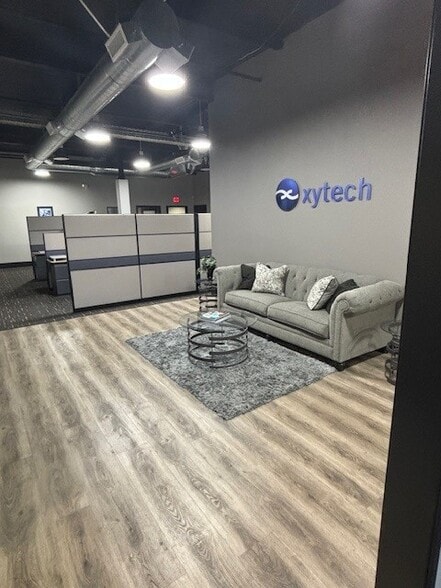 More Photos Of 9410 Topanga Canyon Blvd, Chatsworth Office For Sale