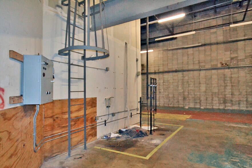 More Photos Of 317 Lincoln Hwy, Fairview Heights Auto Repair For Lease