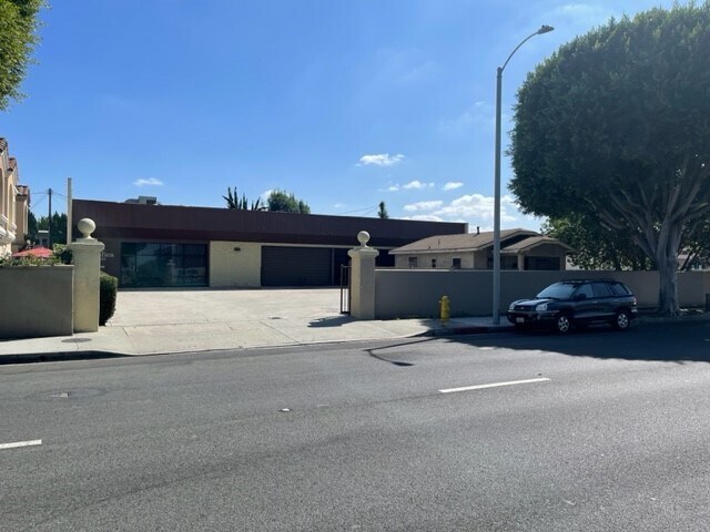 Primary Photo Of 14128 Paramount Blvd, Paramount Warehouse For Sale