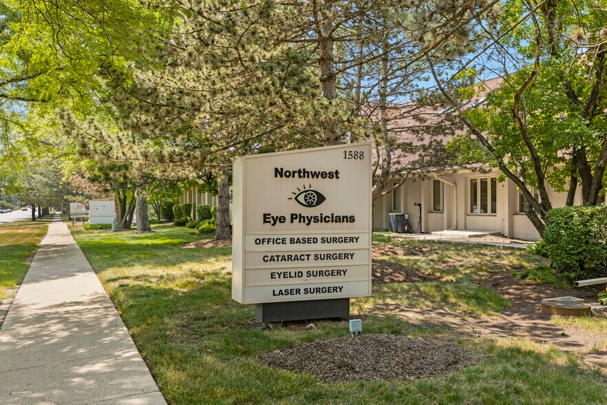 More Photos Of 1538-1590 N Arlington Heights Rd, Arlington Heights Medical For Lease