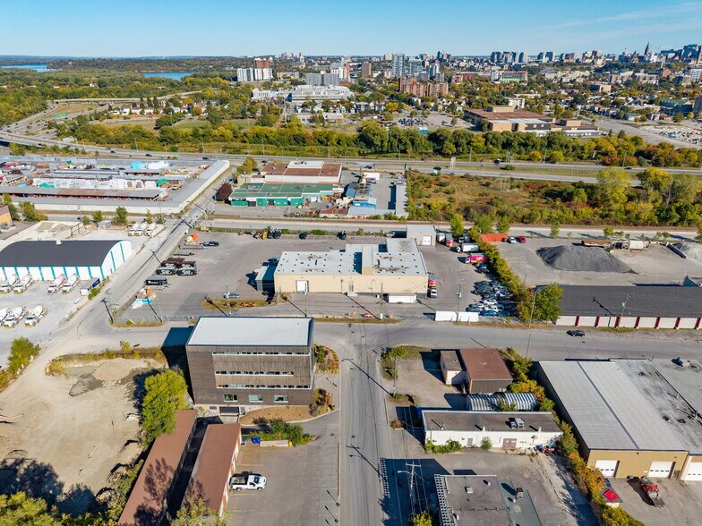 More Photos Of 10 Rue Emile-Bond, Gatineau Light Distribution For Lease