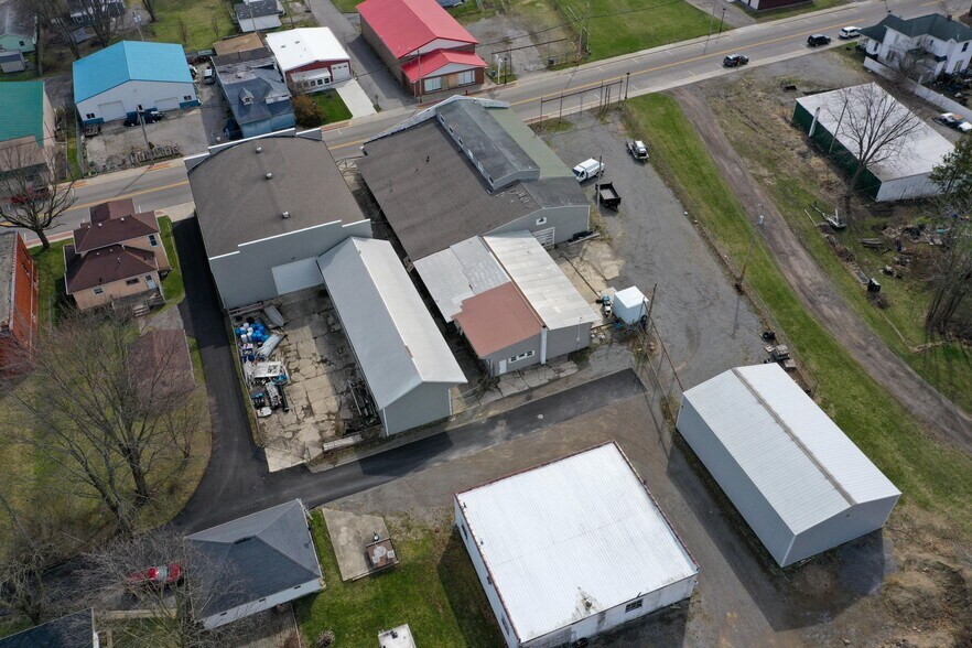 More Photos Of 230 South Main St, Lakeview Flex For Sale