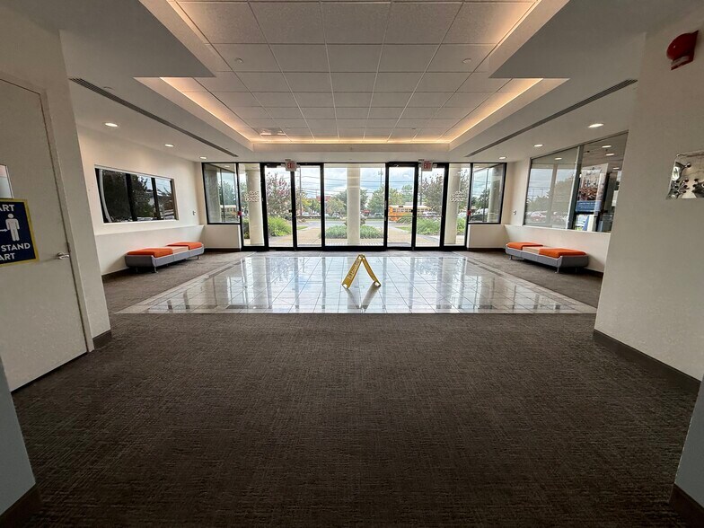 More Photos Of 12200 Tech Rd, Silver Spring Medical For Lease